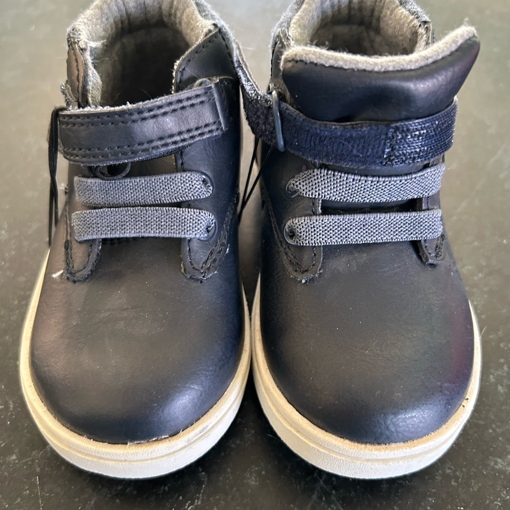 Kids Black and Brown sneakers in toddlers 5